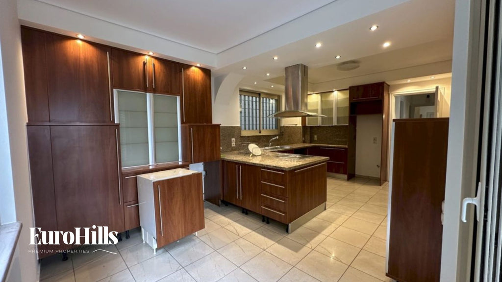 Luxury House 370 m² for Sale – Athens Politeia