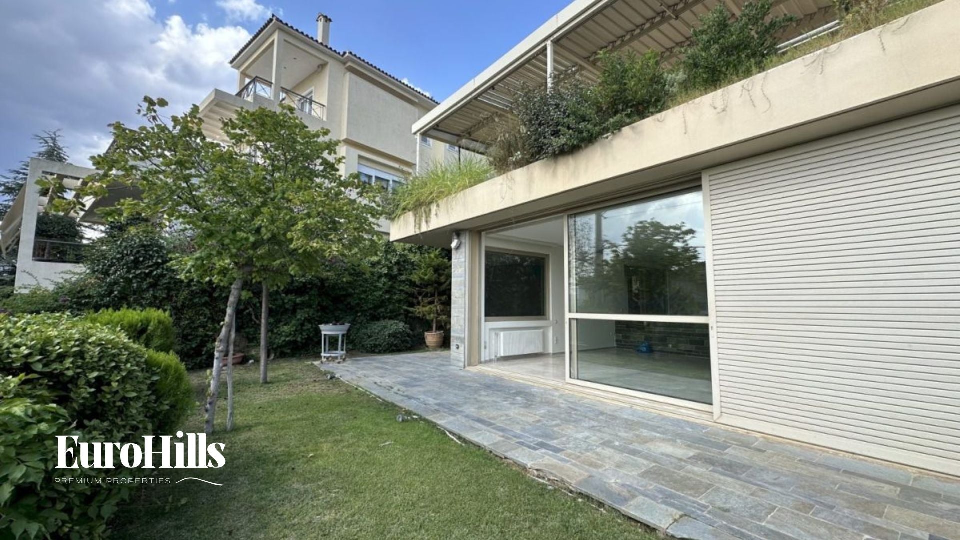 Luxury House 370 m² for Sale – Athens Politeia