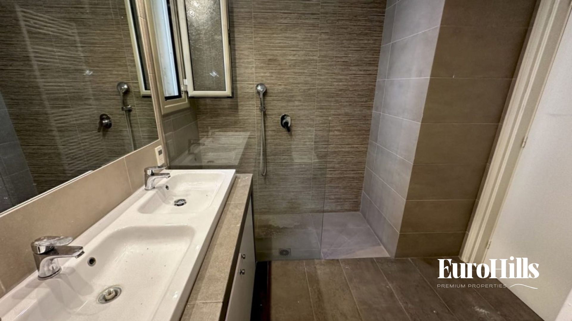 Luxury House 370 m² for Sale – Athens Politeia