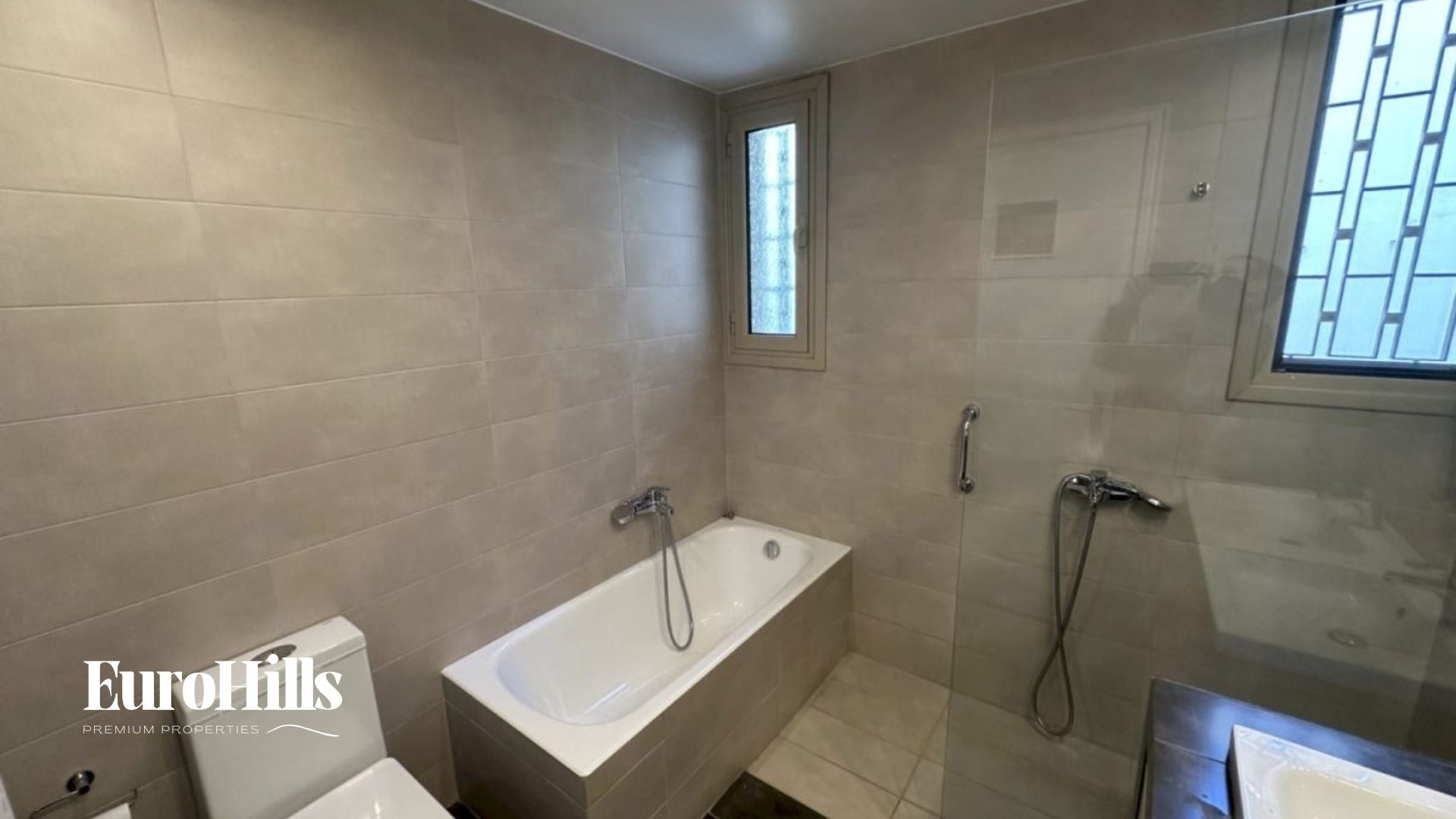 Luxury House 370 m² for Sale – Athens Politeia