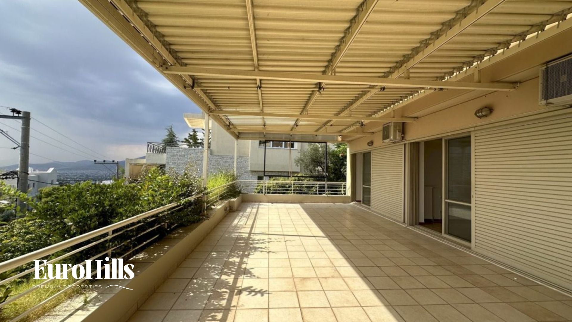 Luxury House 370 m² for Sale – Athens Politeia